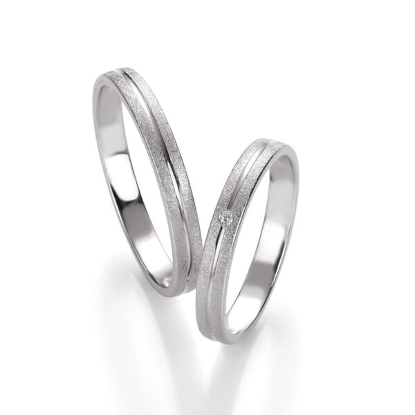 Alliances de mariage or blanc Breuning satinée avec 1 diamant lediamant.ch