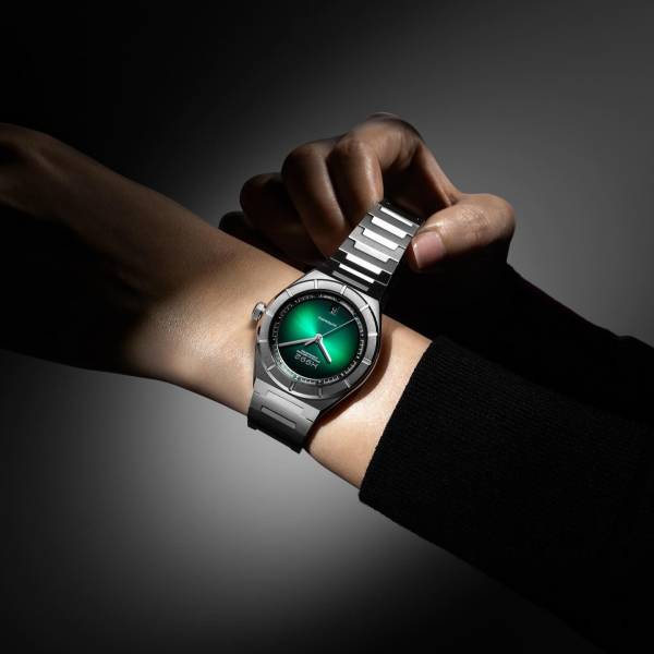 Montre H992 H2 Green + Silver, bracelet argenté.