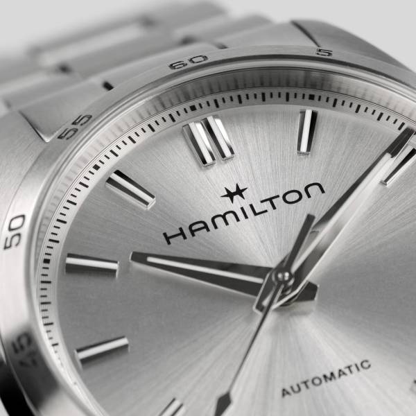 Montre HAMILTON JAZZMASTER PERFORMER AUTO 34mm, cadran argent.