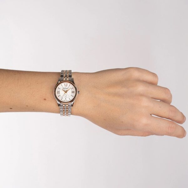 Montre Balmain Beleganza 27mm au poignet