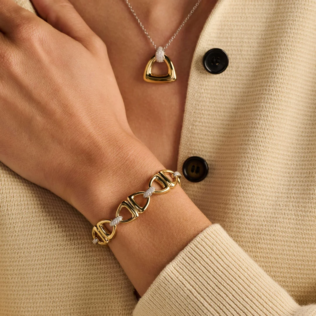 Geometrisches Armband und Anhänger aus Gold und Diamanten